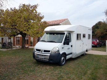 Autocaravana Perfilada Joint Master 3,0 l. dCi 140 ch. En alquiler en Nère