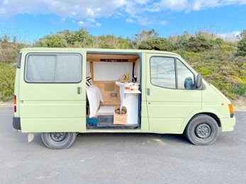 Furgoneta camper Ford Transit 125 ch En alquiler en Oeiras