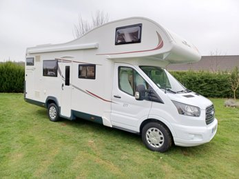 Autocaravana Capuchina Roller Team  En alquiler en Fauville