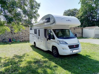 Autocaravana Capuchina Roller Team Zefiro 279M En alquiler en Anderlecht