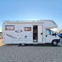 Camping-car Capucine LMC Liberty en location à Faro