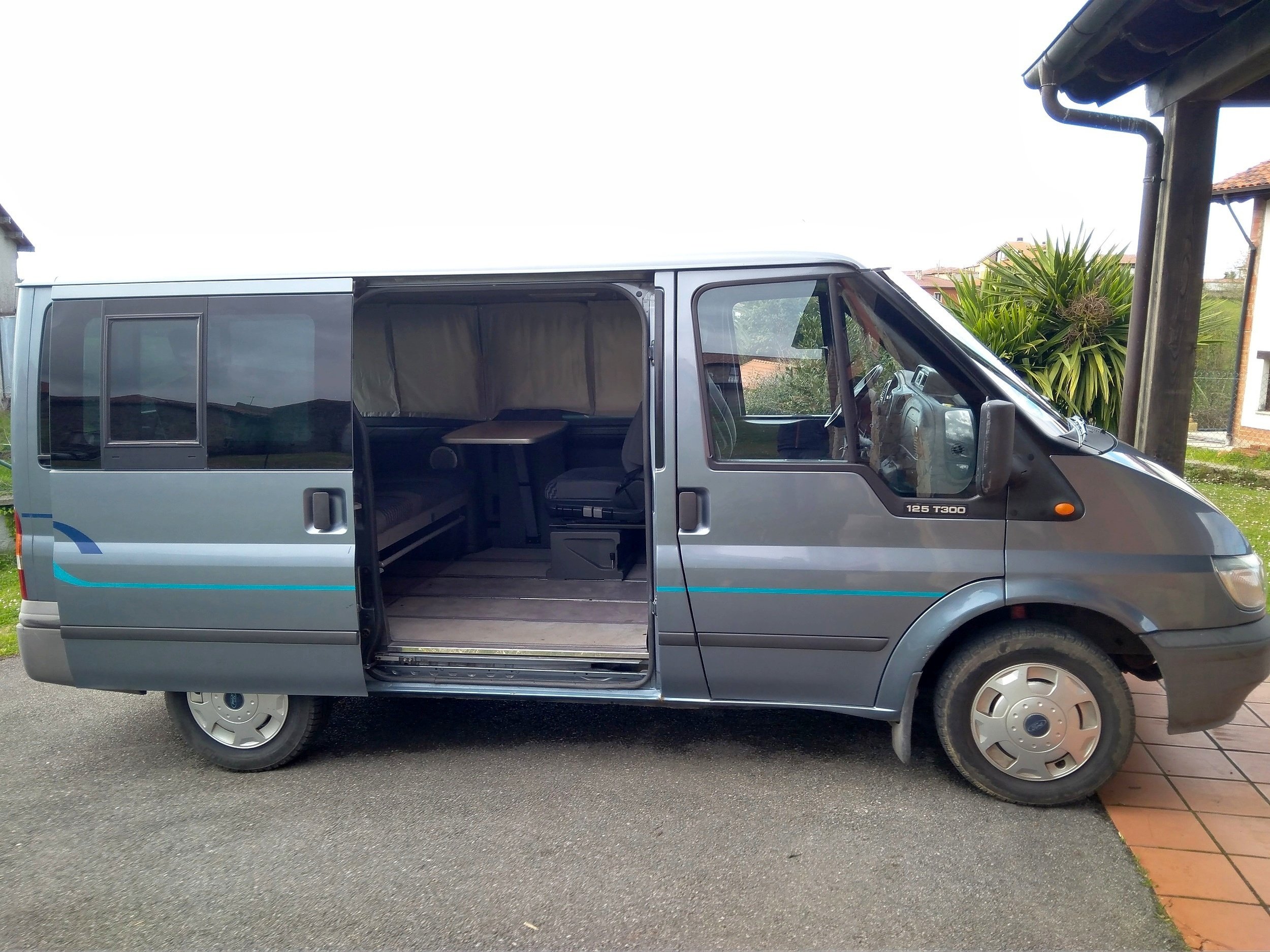 ford transit 2004
