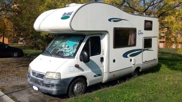 Autocaravana Capuchina Mclouis glen 430 vv En alquiler en Bologna