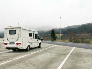 Low profile motorhome rental - Ferhat