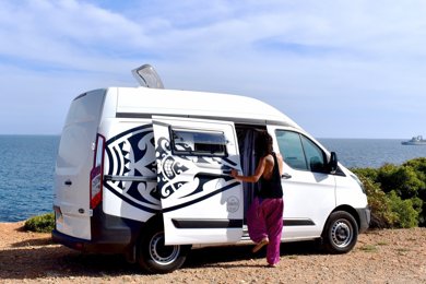 Furgoneta camper Gumara camper Custom 2,0 l 105 ch En alquiler en Palma