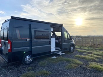 Camper gran volumen Roller Team Livingstone 5 En alquiler en Villemoirieu