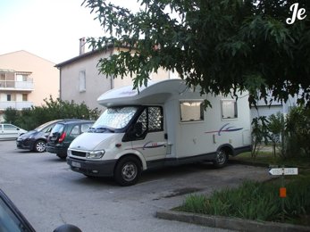 Teilintegriertes Wohnmobil Trigano 110 zu vermieten in Le Pradet