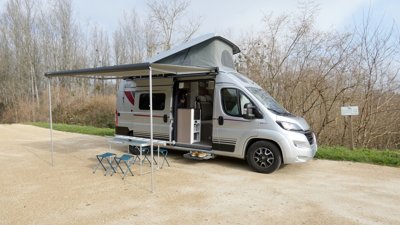 Fourgon aménagé Bürstner Eliseo en location à Sérigné