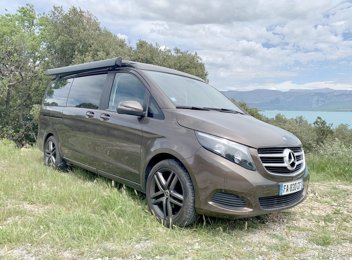 Van Westfalia Classe V 2,2 l 163 ch Te huur in Mougins