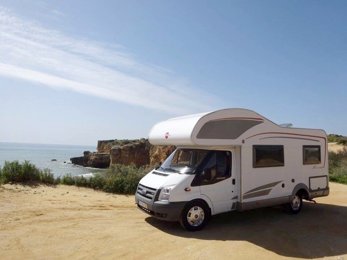 Camping-car Capucine Bürstner A 648 en location à Albufeira