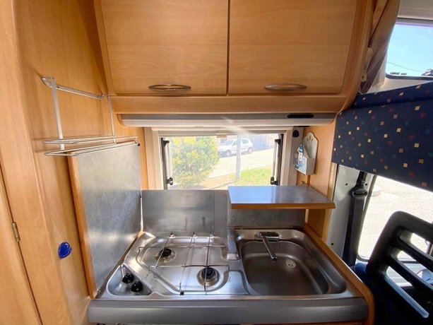 Viaggio del Camper Mansardato