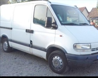 Kastenwagen Renault Master zu vermieten in Montferrat
