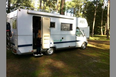 Autocaravana capucino Ford Transit Chausson Welcome 30 em aluguer em Le Taillan-Médoc