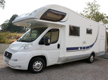Autocaravana Capuchina Mclouis Fiat Weinsberg En alquiler en Saint-Denis-De-Cabanne