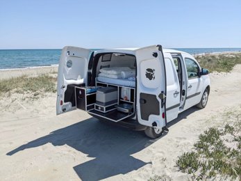 Furgoneta camper Renault KANGOO En alquiler en Lucciana