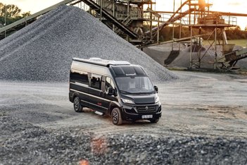 Converted van Sunlight Cv 600 For rent in Ulenburg