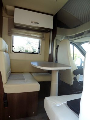 Aluguer de Autocaravana Perfilada Ford Transit Ci Nacre Xt64