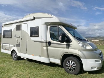Camping-car Profilé Bürstner It 664 en location à Cercié