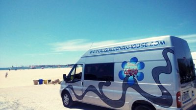 Furgão Ford Transit em aluguer em Ibiza