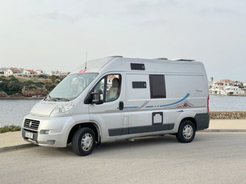 Campervan Adria Adria em aluguer em Alaior