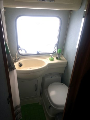 Viaggio del Camper Mansardato