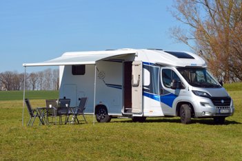 RV Low profile Knaus L!Ve Wave 700 Meg For rent in Unterbachern