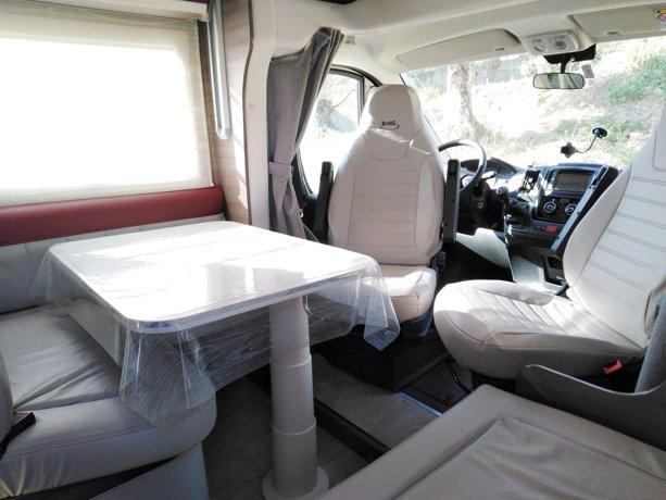 Viaggio del Camper Semintegrale