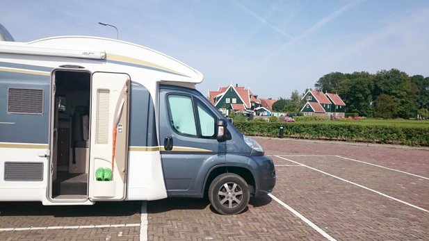 Aluguer de Autocaravana Perfilada Burstner Ixeo Time It 734