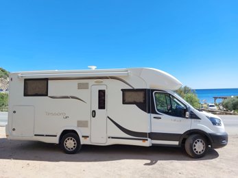 halfintegraal camper Benimar 463 Te huur in Cagliari