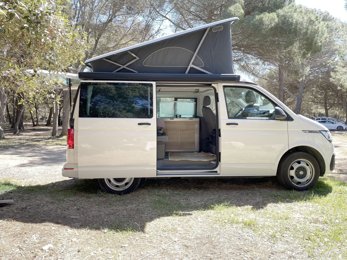 Van California Beach en location à Lourmarin