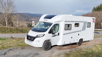 Teilintegriertes Wohnmobil Pilote Pilote/P746C Expression zu vermieten in Chiroubles