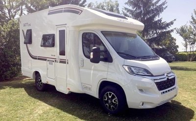 Halfintegraal camper Giottiline GIOTTILINE SIENA350 Te huur in San Cristobal De La Laguna