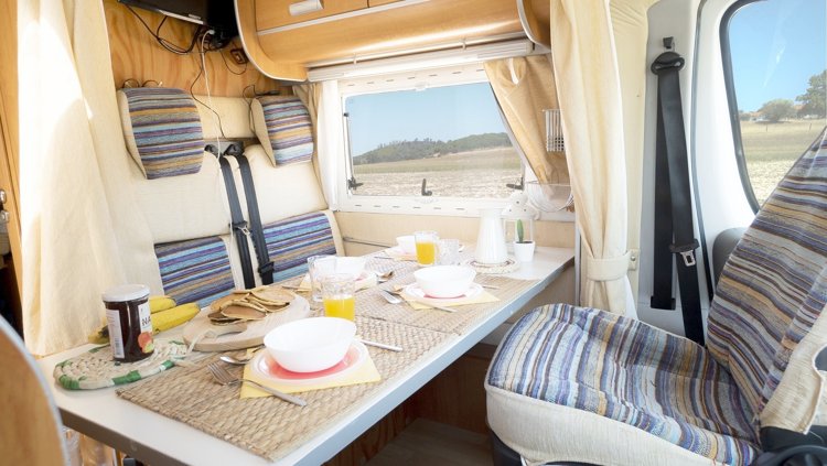 Viaggio del Camper Semintegrale