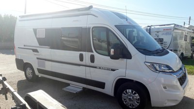 Fourgon aménagé Adria Jumper 2,0 l 160 ch en location à Seixas