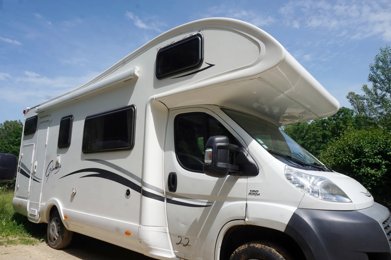 Alkoven Wohnmobil Mac Louis  zu vermieten in Turenne
