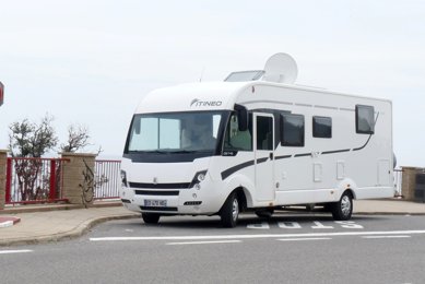 Camping-car Intégral Itineo CB 740 en location à Pornic