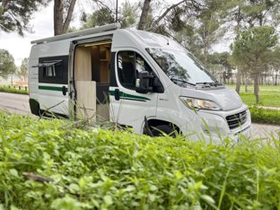 Converted van Camper Track 2,3 l 130 ch For rent in Fuenlabrada