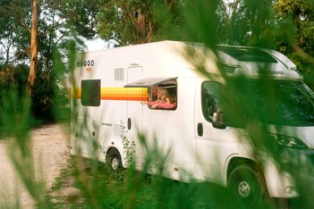 Motorhome Low profile Atlas Hannover For hire in Evershorst