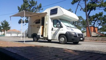 Camper Mansardato Sun Living Lido A13 condiviso a Ovar