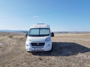 Fourgon aménagé campérève Magellan 743 en location à Millau