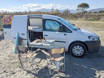 Van Volkswagen Caddy Van Te huur in Lucciana