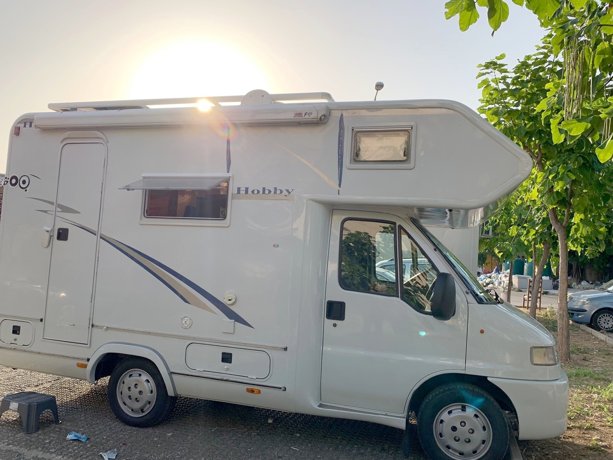 Viaggio del Camper Mansardato