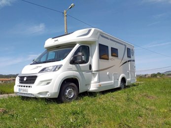Teilintegriertes Wohnmobil Mclouis McLouis Mc4 367 zu vermieten in Gijón