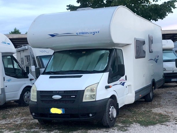 Viaggio del Camper Mansardato