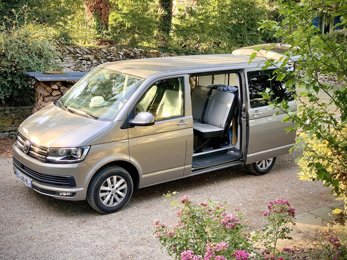 Furgoneta camper Vanmania/kit South sur VW T6 - 150 ch T6 Caravelle En alquiler en Argent-Sur-Sauldre