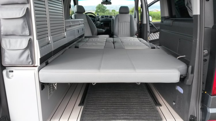 Lit du bas en position. possibilité d'avoir un petit sur matelas pour améliorer le confort.