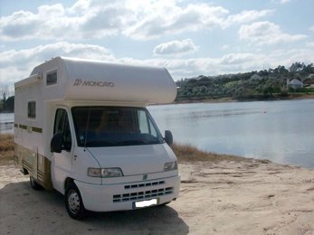 Camper Mansardato Moncayo Halcón  condiviso a Enxara Do Bispo