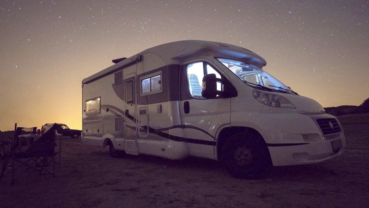 Viaggio del Camper Semintegrale