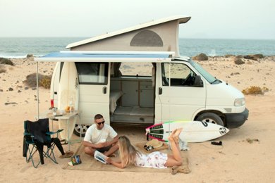 Campingbus Volkswagen T4 California zu vermieten in Caleta De Famara