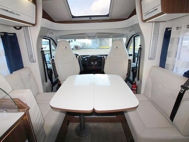 Alquiler de la Autocaravana Perfilada